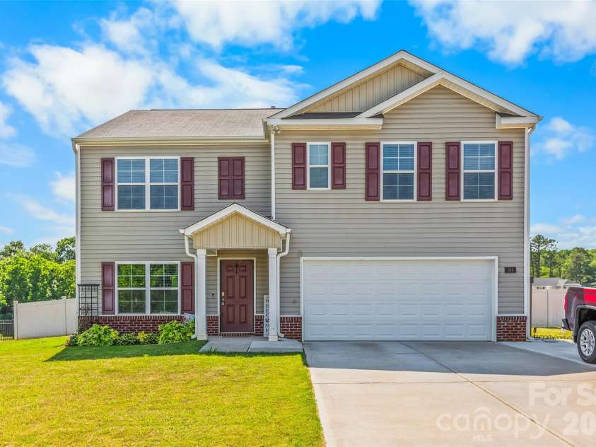 164 Ashfield Lane, Lexington, NC 27292.  MLS# CAR4393917, YatesRealty ID 33344. 