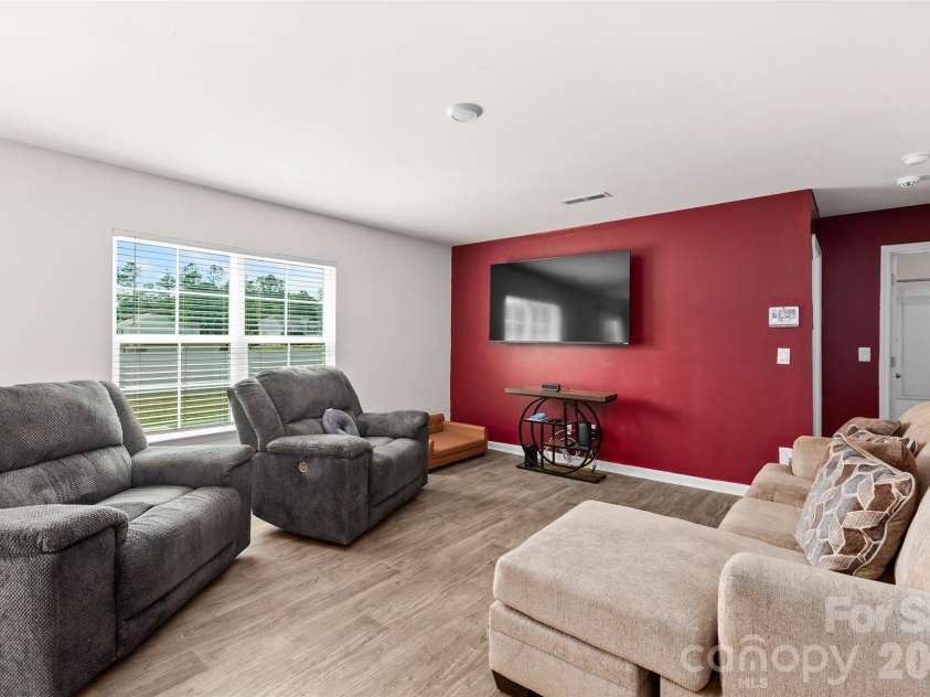 164 Ashfield Lane, Lexington, NC 27292.  MLS# CAR4393917, YatesRealty ID 33344. 