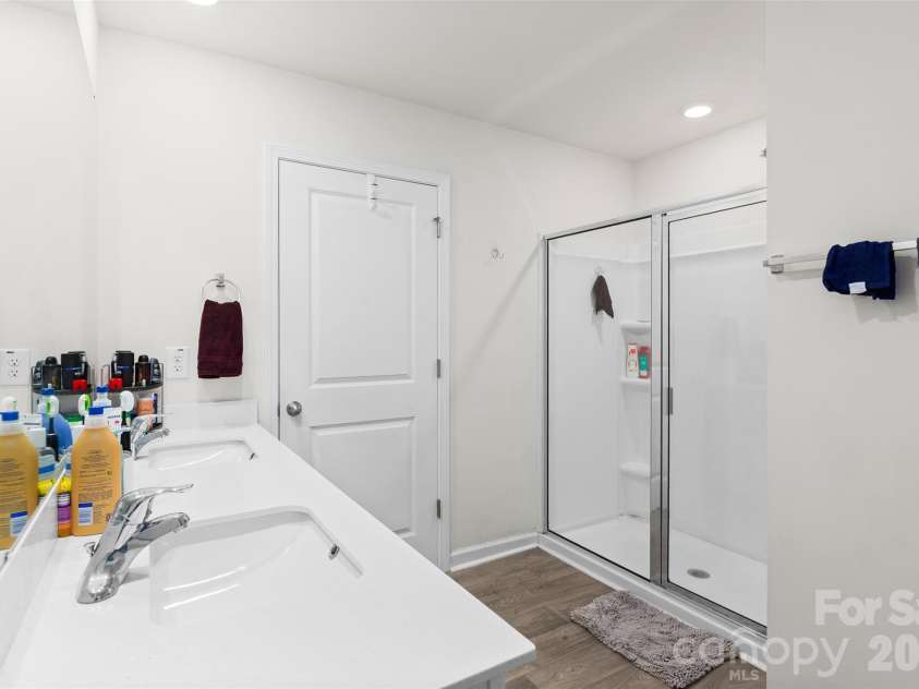 164 Ashfield Lane, Lexington, NC 27292.  MLS# CAR4393917, YatesRealty ID 33344. 
