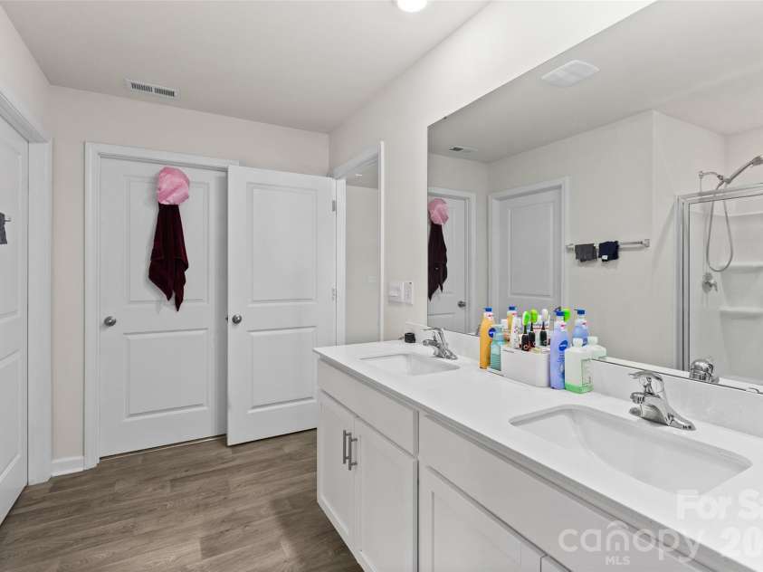 164 Ashfield Lane, Lexington, NC 27292.  MLS# CAR4393917, YatesRealty ID 33344. 