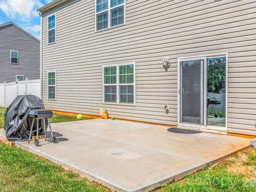 164 Ashfield Lane, Lexington, NC 27292.  MLS# CAR4393917, YatesRealty ID 33344. 