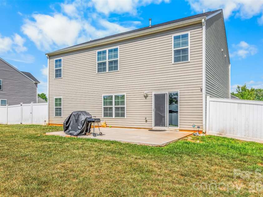 164 Ashfield Lane, Lexington, NC 27292.  MLS# CAR4393917, YatesRealty ID 33344. 