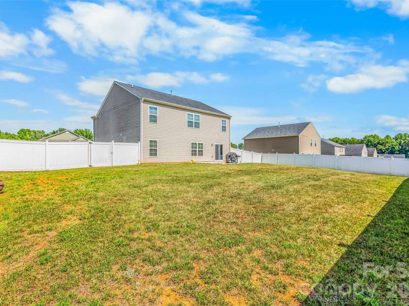 164 Ashfield Lane, Lexington, NC 27292.  MLS# CAR4393917, YatesRealty ID 33344. 