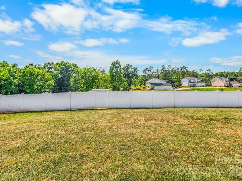 164 Ashfield Lane, Lexington, NC 27292.  MLS# CAR4393917, YatesRealty ID 33344. 