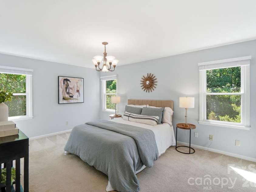 723 Walnut Point Drive, Matthews, NC 28105.  MLS# CAR4391716, YatesRealty ID 33345. Spacious Primary Bedroom
