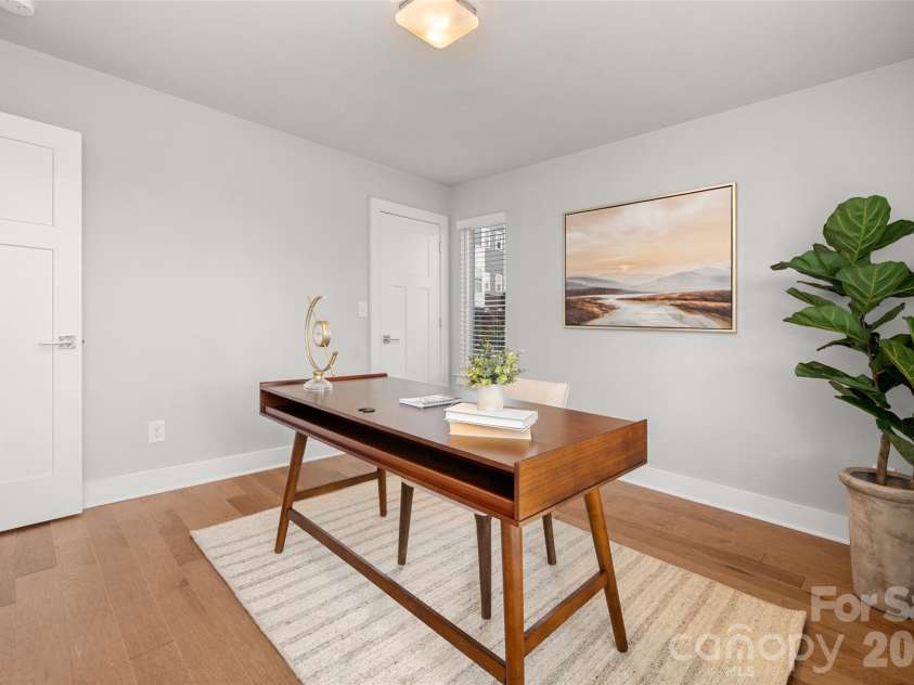 2104 Bryant Park Drive, Charlotte, NC 28208.  MLS# CAR4394009, YatesRealty ID 33346. 