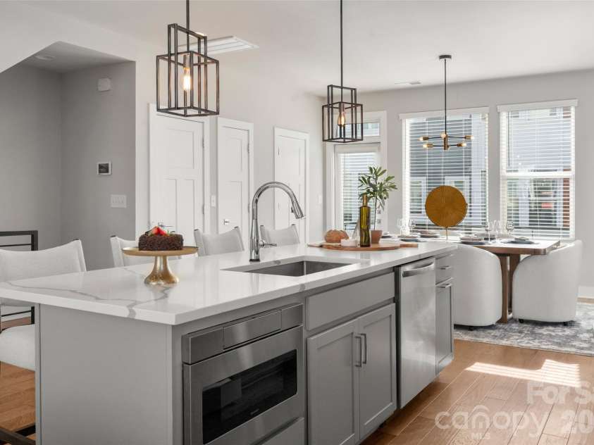 2104 Bryant Park Drive, Charlotte, NC 28208.  MLS# CAR4394009, YatesRealty ID 33346. 