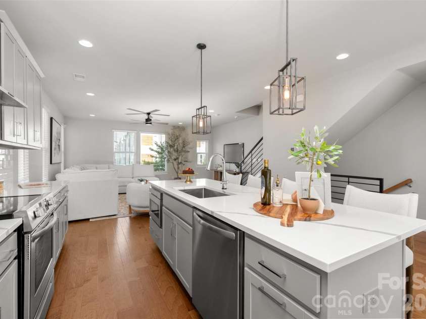 2104 Bryant Park Drive, Charlotte, NC 28208.  MLS# CAR4394009, YatesRealty ID 33346. 