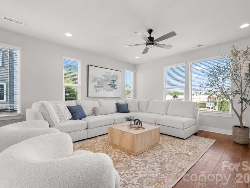 2104 Bryant Park Drive, Charlotte, NC 28208.  MLS# CAR4394009, YatesRealty ID 33346. 