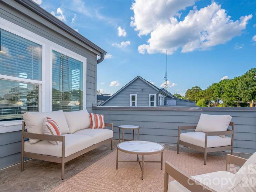 2104 Bryant Park Drive, Charlotte, NC 28208.  MLS# CAR4394009, YatesRealty ID 33346. 
