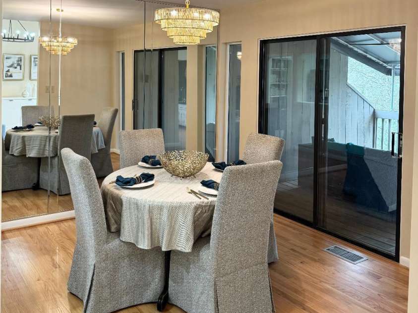 201 Riverview Terrace, Clover, SC 29710.  MLS# CAR4394776, YatesRealty ID 33347. Intimate Dining Area