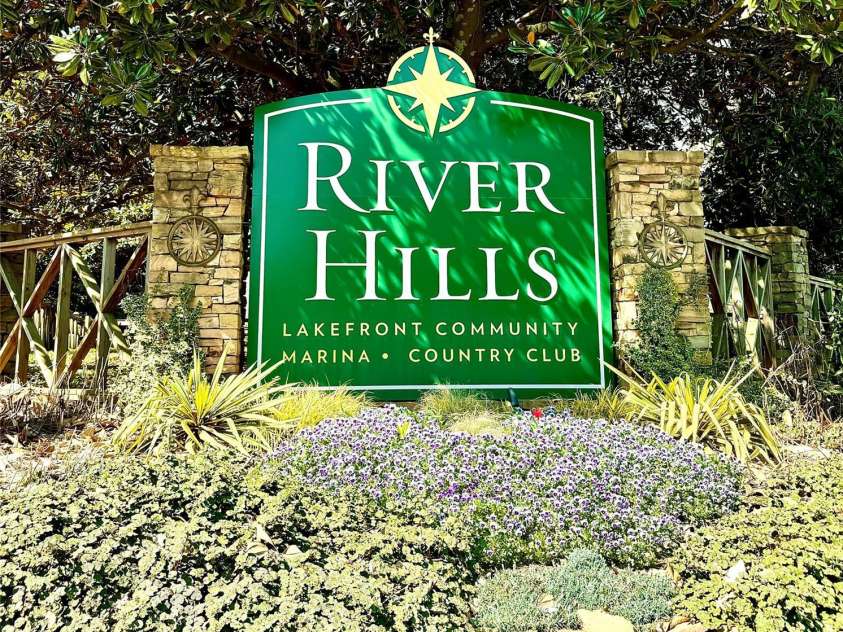 201 Riverview Terrace, Clover, SC 29710.  MLS# CAR4394776, YatesRealty ID 33347. Welcome to River Hills - lakeside resort community