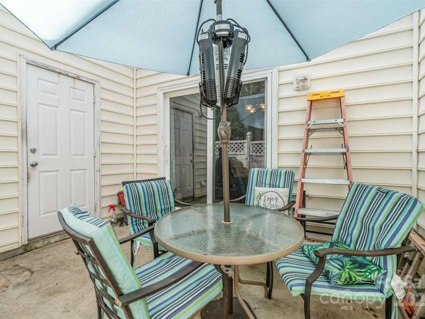 208 Dawn Mist Lane, Fort Mill, SC 29708.  MLS# CAR4291386, YatesRealty ID 33347. Deck