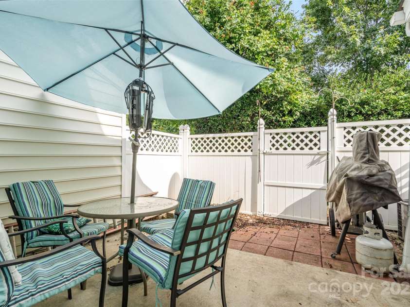 208 Dawn Mist Lane, Fort Mill, SC 29708.  MLS# CAR4291386, YatesRealty ID 33347. Deck