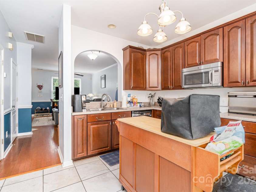 208 Dawn Mist Lane, Fort Mill, SC 29708.  MLS# CAR4291386, YatesRealty ID 33347. Kitchen