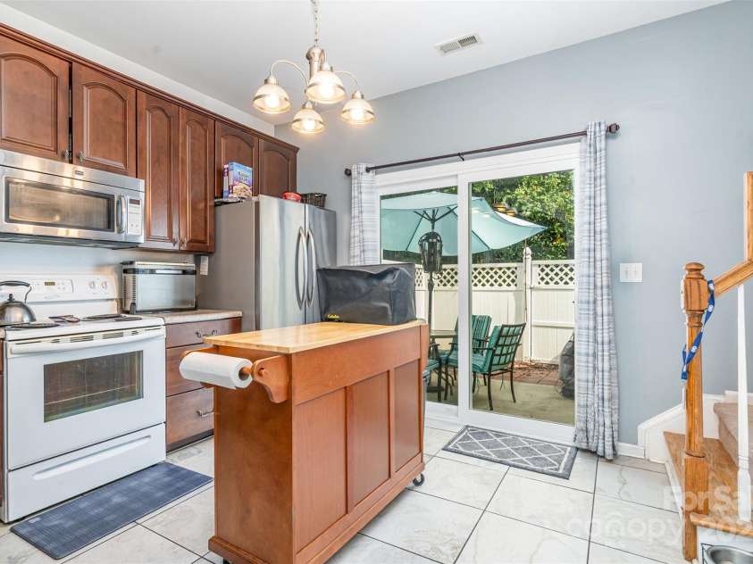 208 Dawn Mist Lane, Fort Mill, SC 29708.  MLS# CAR4291386, YatesRealty ID 33347. Kitchen
