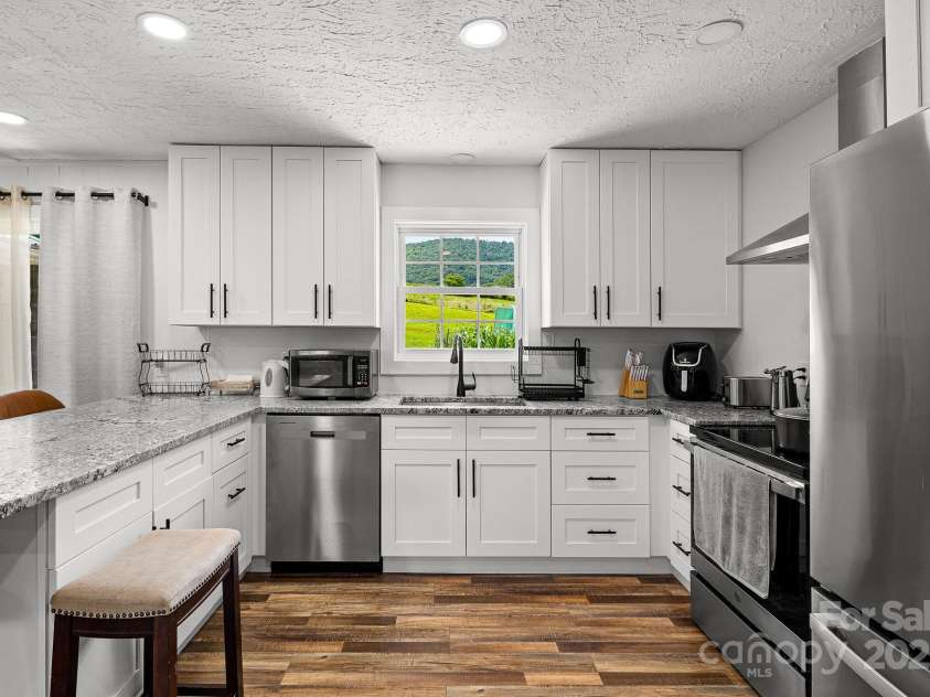 7490 BOYLSTON Highway, Mills River, NC 28759.  MLS# CAR4289407, YatesRealty ID 33348. 