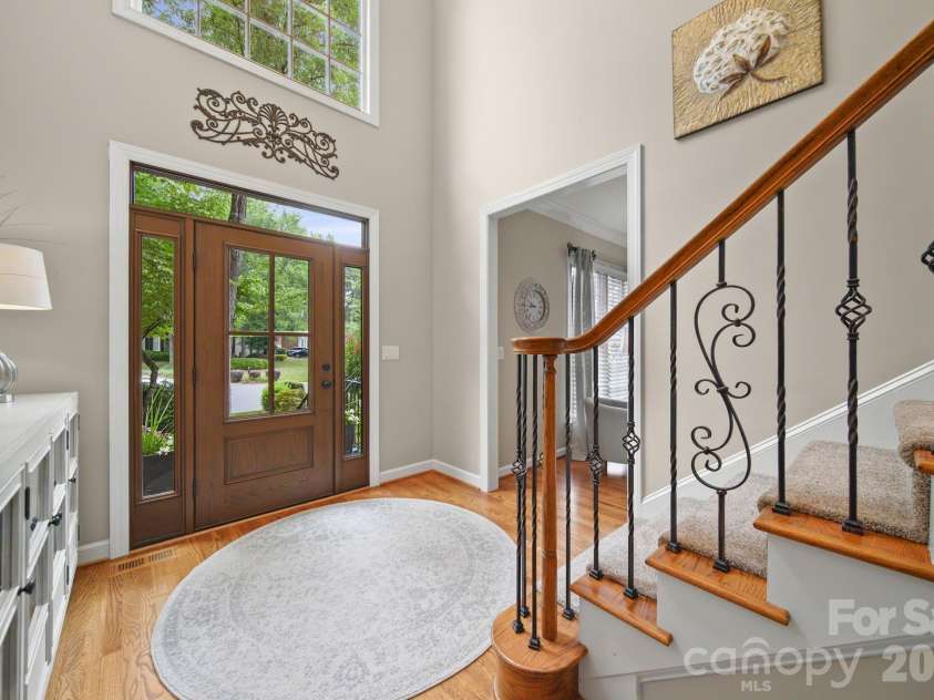 9125 Grove Tree Lane, Huntersville, NC 28078.  MLS# CAR4395954, YatesRealty ID 33349. 2-story Foyer
