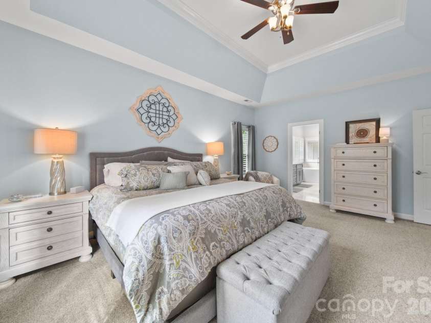 9125 Grove Tree Lane, Huntersville, NC 28078.  MLS# CAR4395954, YatesRealty ID 33349. Double Trey Ceiling
