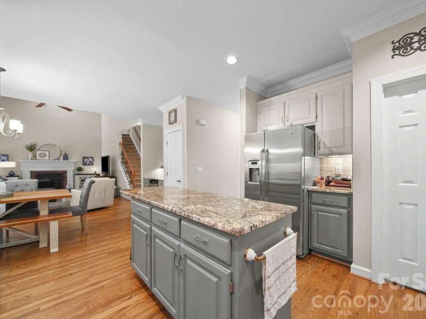 9125 Grove Tree Lane, Huntersville, NC 28078.  MLS# CAR4395954, YatesRealty ID 33349. Large Pantry