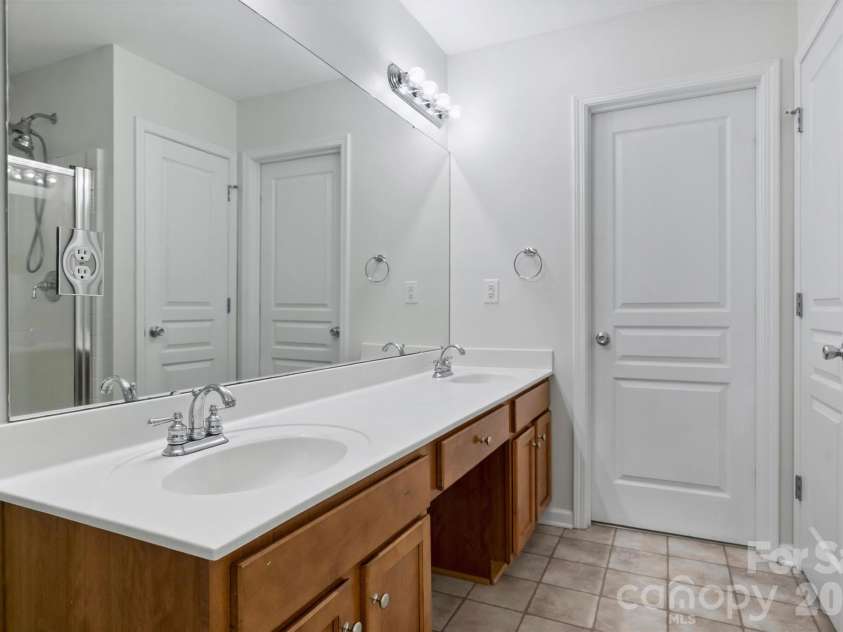 17237 Grand Central Way, Cornelius, NC 28031.  MLS# CAR4396099, YatesRealty ID 33350. 