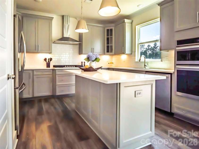 2313 Windley Drive, Gastonia, NC 28054.  MLS# CAR4390763, YatesRealty ID 33352. Beautiful dimmable undercabinet lighting