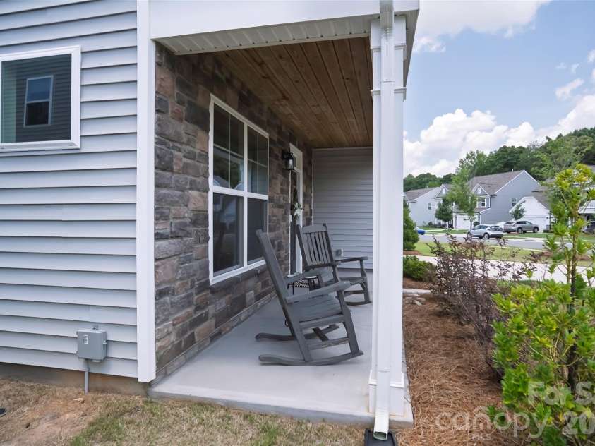 2313 Windley Drive, Gastonia, NC 28054.  MLS# CAR4390763, YatesRealty ID 33352. Welcoming Front Porch with room for seating