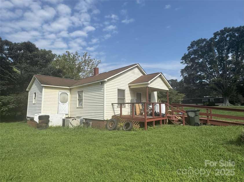 238 Victory Grove Church Road, Lincolnton, NC 28092.  MLS# CAR4294127, YatesRealty ID 33352. 
