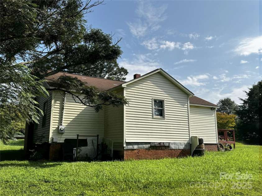 238 Victory Grove Church Road, Lincolnton, NC 28092.  MLS# CAR4294127, YatesRealty ID 33352. 