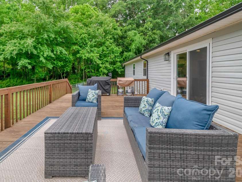 7209 Landsford Road, Monroe, NC 28112.  MLS# CAR4396350, YatesRealty ID 33353. 