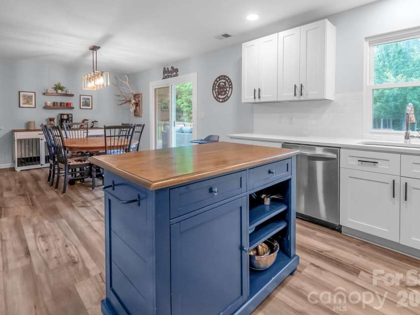 7209 Landsford Road, Monroe, NC 28112.  MLS# CAR4396350, YatesRealty ID 33353. 