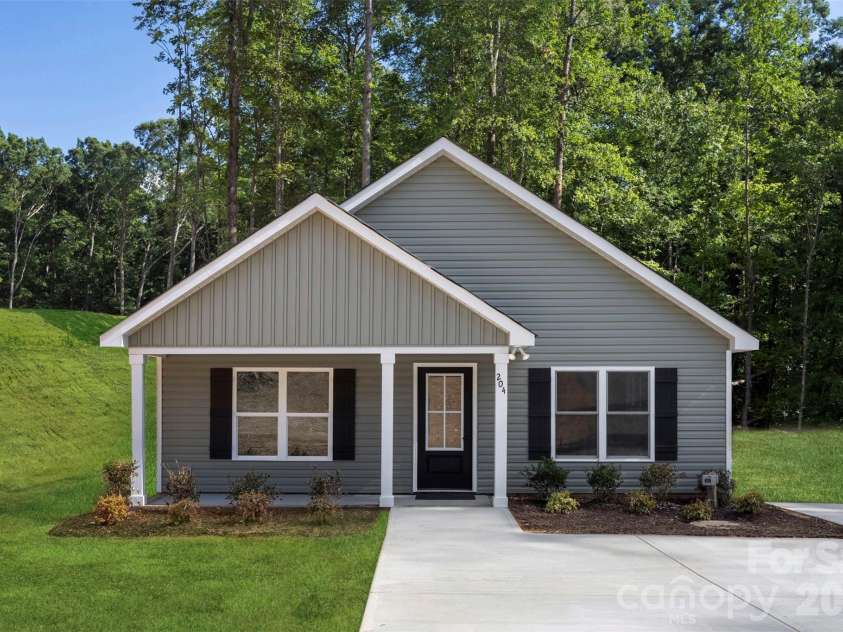 204 Knollwood Circle, Albemarle, NC 28001.  MLS# CAR4397126, YatesRealty ID 33355. 