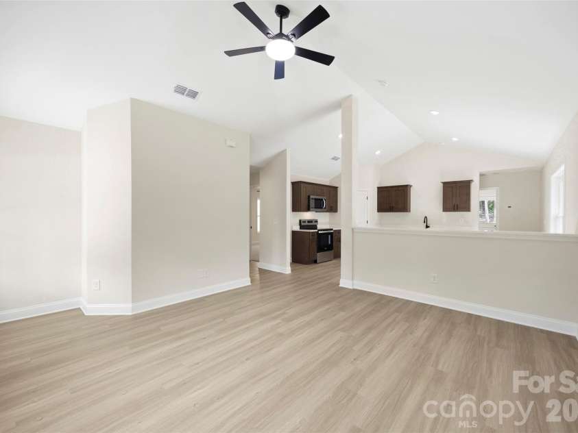 204 Knollwood Circle, Albemarle, NC 28001.  MLS# CAR4397126, YatesRealty ID 33355. 