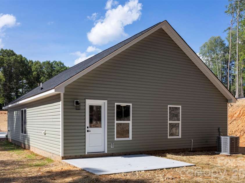 204 Knollwood Circle, Albemarle, NC 28001.  MLS# CAR4397126, YatesRealty ID 33355. 