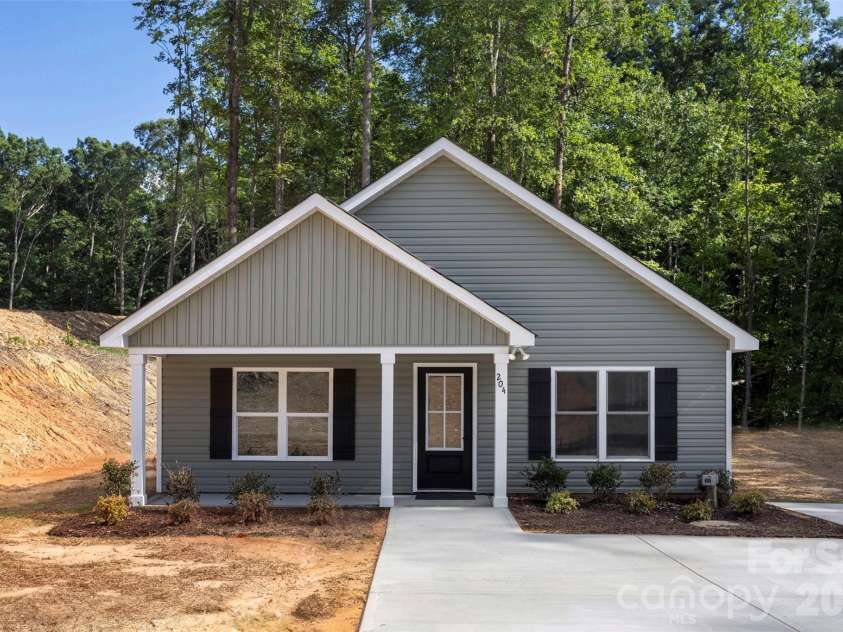 204 Knollwood Circle, Albemarle, NC 28001.  MLS# CAR4397126, YatesRealty ID 33355. 