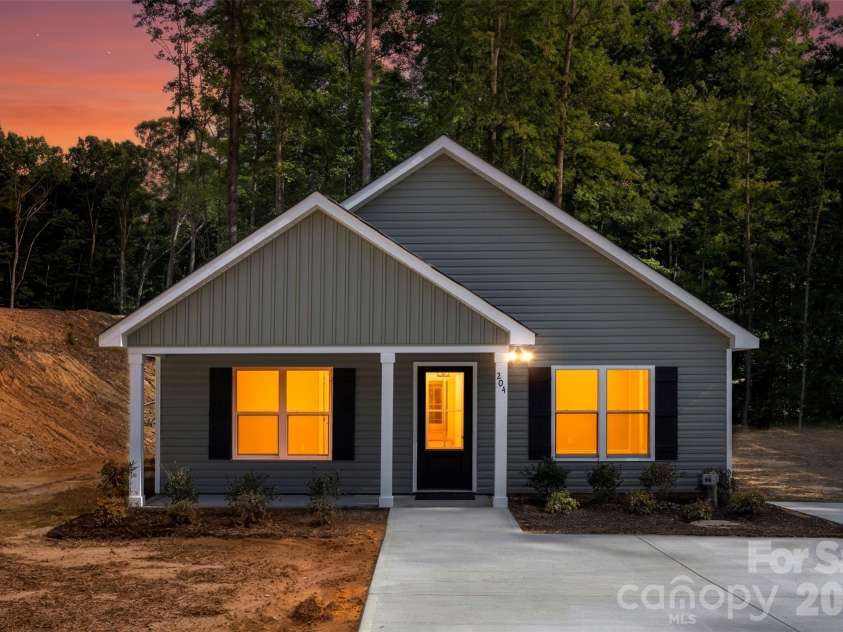 204 Knollwood Circle, Albemarle, NC 28001.  MLS# CAR4397126, YatesRealty ID 33355. 