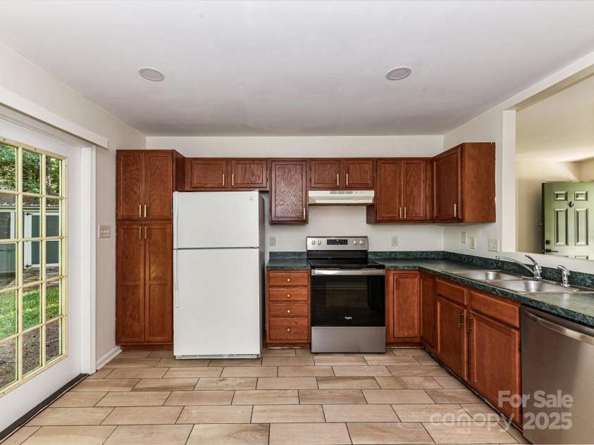 12224 Lullingstone Road, Pineville, NC 28134.  MLS# CAR4294016, YatesRealty ID 33356. 