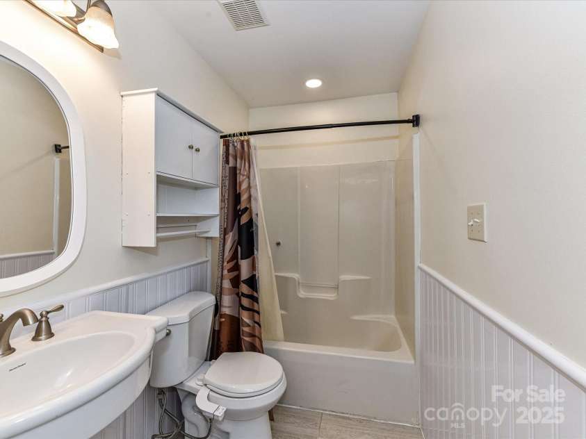 12224 Lullingstone Road, Pineville, NC 28134.  MLS# CAR4294016, YatesRealty ID 33356. 