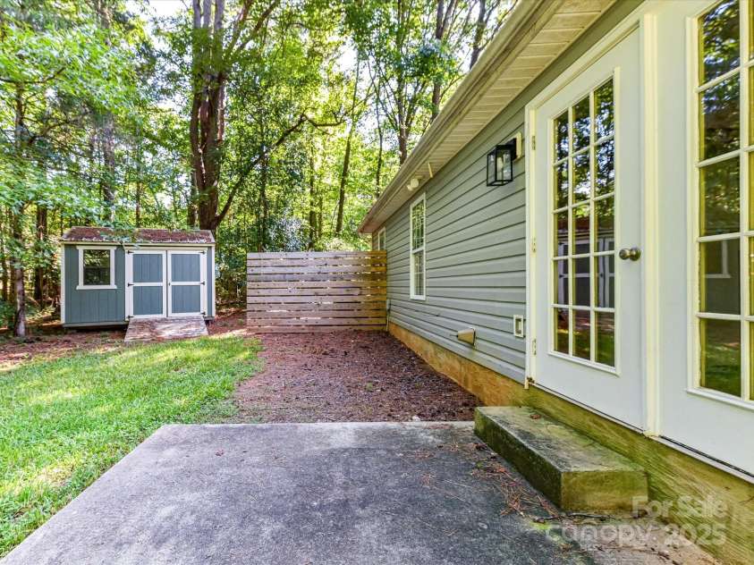 12224 Lullingstone Road, Pineville, NC 28134.  MLS# CAR4294016, YatesRealty ID 33356. 