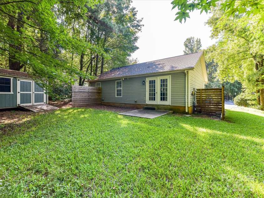 12224 Lullingstone Road, Pineville, NC 28134.  MLS# CAR4294016, YatesRealty ID 33356. 