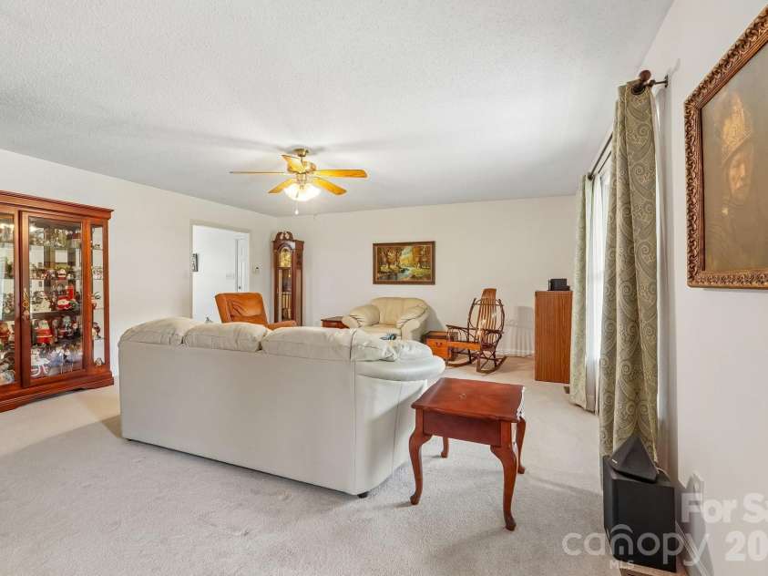 250 Rumple Hill Drive, Statesville, NC 28677.  MLS# CAR4394560, YatesRealty ID 33357. 