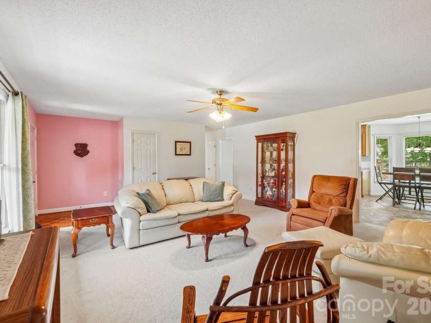 250 Rumple Hill Drive, Statesville, NC 28677.  MLS# CAR4394560, YatesRealty ID 33357. 