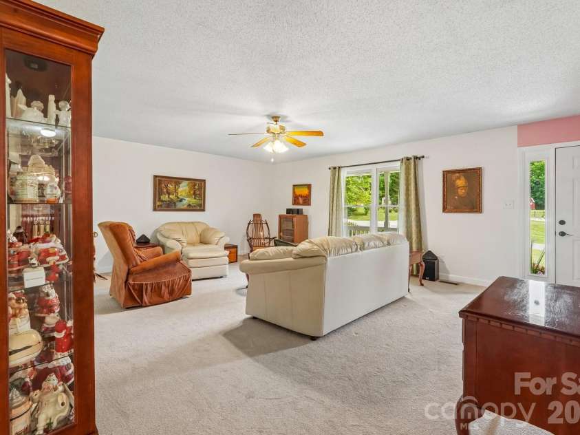 250 Rumple Hill Drive, Statesville, NC 28677.  MLS# CAR4394560, YatesRealty ID 33357. 
