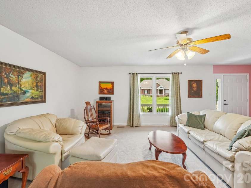 250 Rumple Hill Drive, Statesville, NC 28677.  MLS# CAR4394560, YatesRealty ID 33357. 