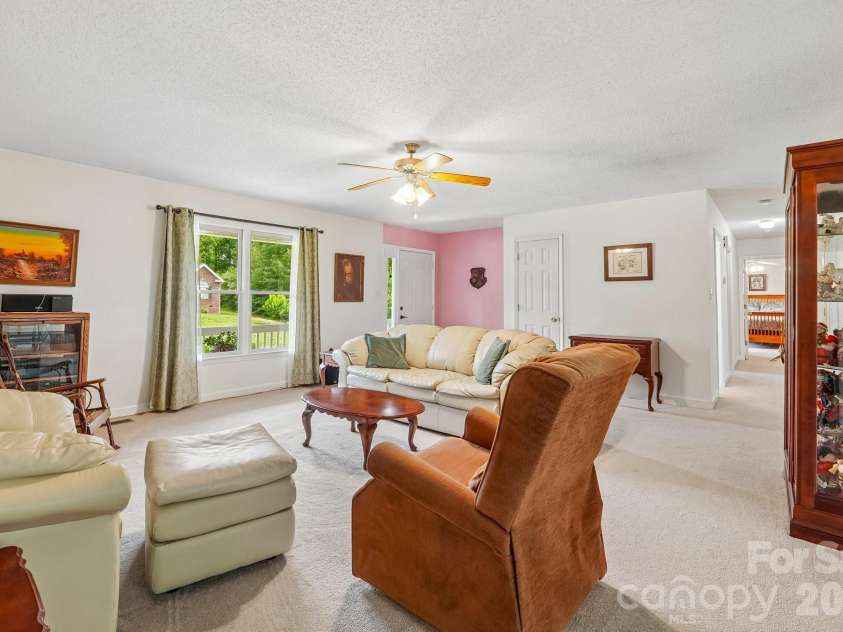 250 Rumple Hill Drive, Statesville, NC 28677.  MLS# CAR4394560, YatesRealty ID 33357. 