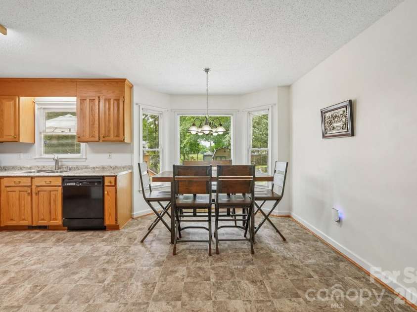 250 Rumple Hill Drive, Statesville, NC 28677.  MLS# CAR4394560, YatesRealty ID 33357. 