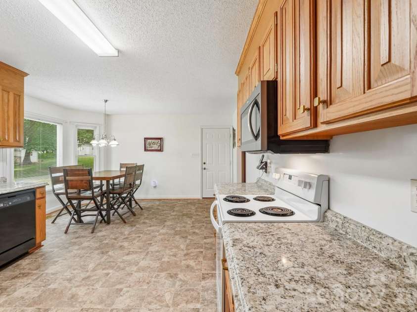 250 Rumple Hill Drive, Statesville, NC 28677.  MLS# CAR4394560, YatesRealty ID 33357. 