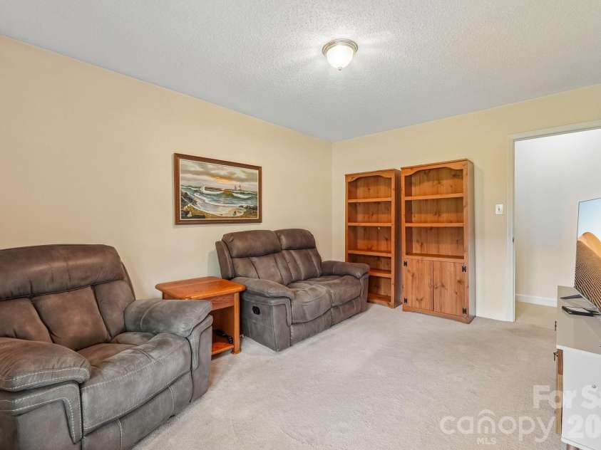 250 Rumple Hill Drive, Statesville, NC 28677.  MLS# CAR4394560, YatesRealty ID 33357. 