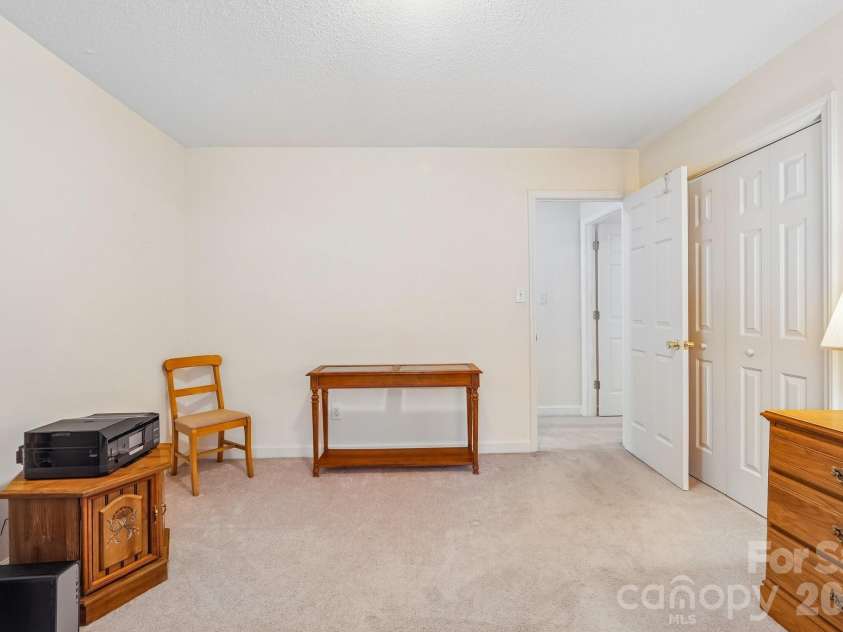 250 Rumple Hill Drive, Statesville, NC 28677.  MLS# CAR4394560, YatesRealty ID 33357. 
