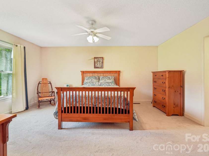 250 Rumple Hill Drive, Statesville, NC 28677.  MLS# CAR4394560, YatesRealty ID 33357. 